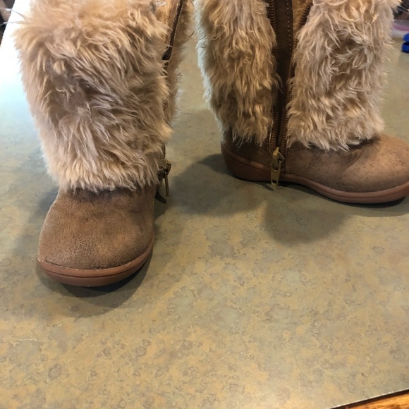 Carters toddler size 5 Boots - Picture 1 of 2